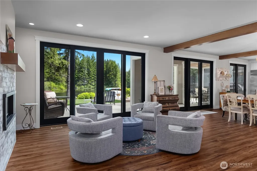 1061 E Ballantrae Drive Shelton WA 98584
