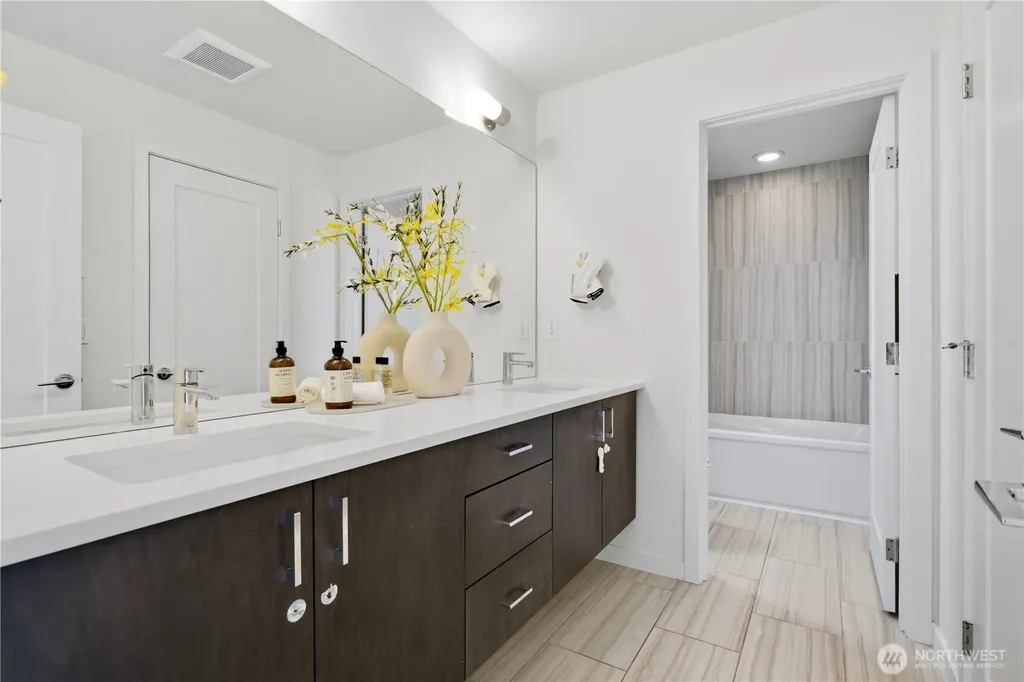 1901 25th Avenue S Seattle WA 98144