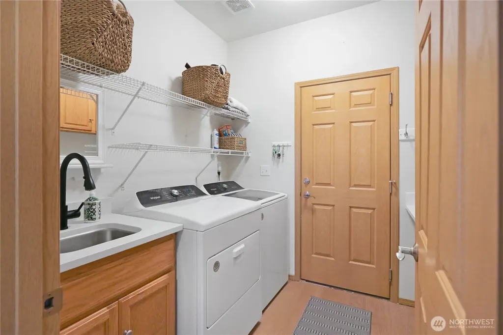 8542 Bainbridge Loop NE Lacey WA 98516