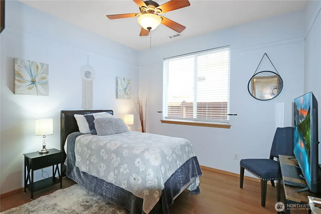 8542 Bainbridge Loop NE Lacey WA 98516