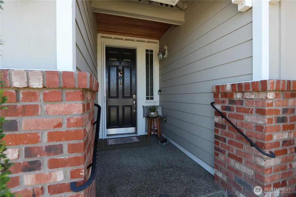 8542 Bainbridge Loop NE Lacey WA 98516