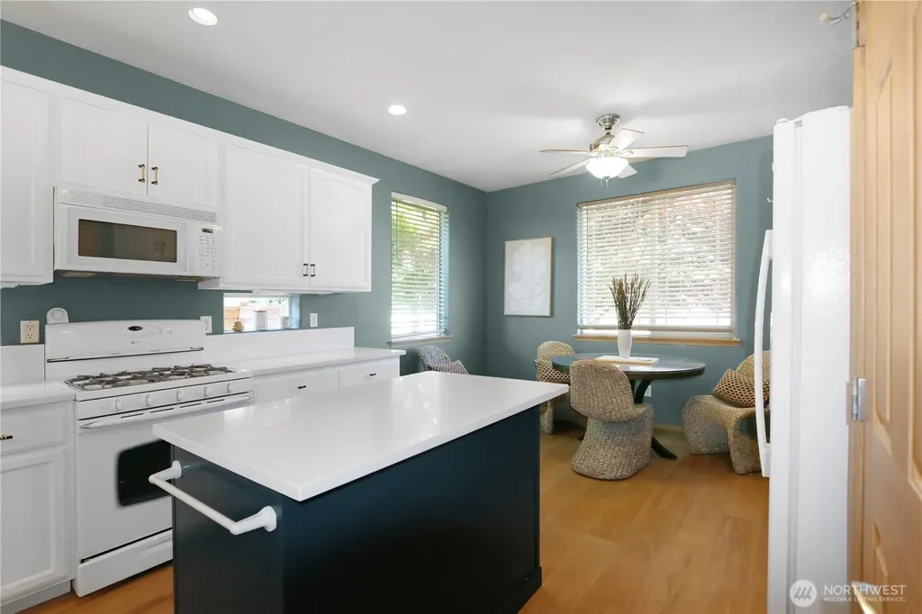 8542 Bainbridge Loop NE Lacey WA 98516