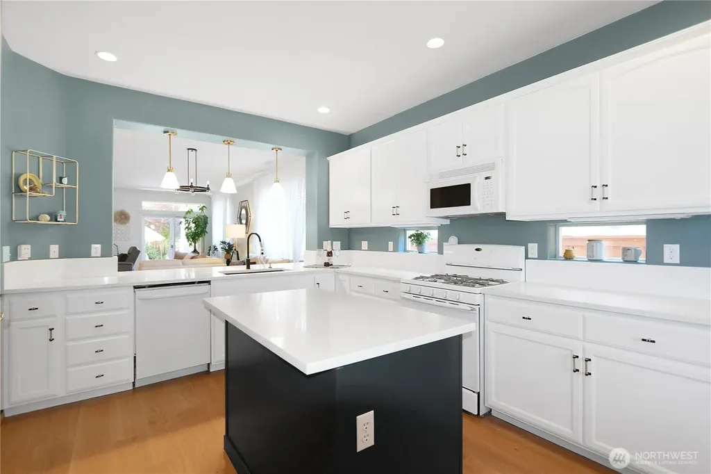 8542 Bainbridge Loop NE Lacey WA 98516