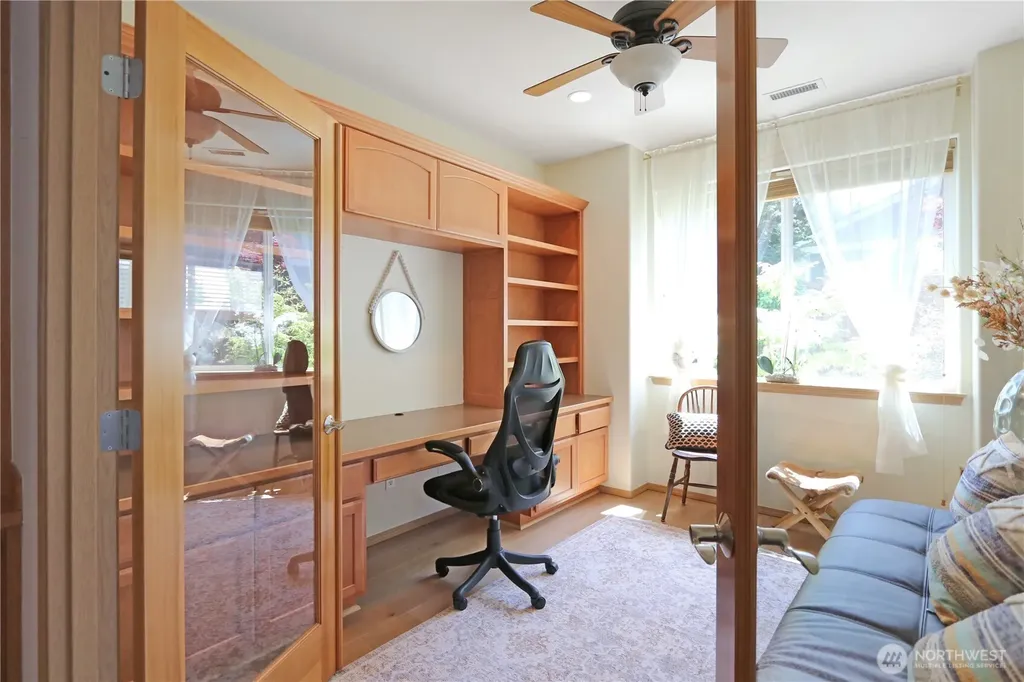 8542 Bainbridge Loop NE Lacey WA 98516