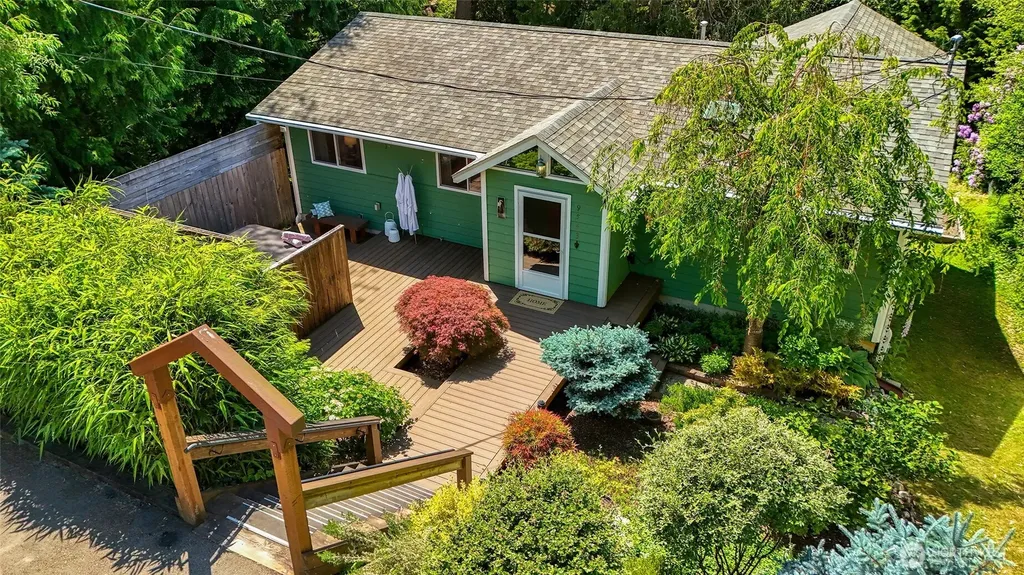 9543 46th Avenue NE Seattle WA 98115