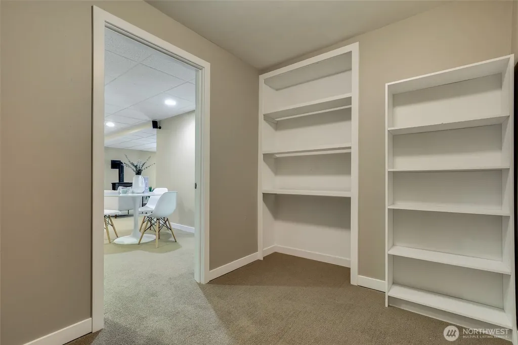 9543 46th Avenue NE Seattle WA 98115