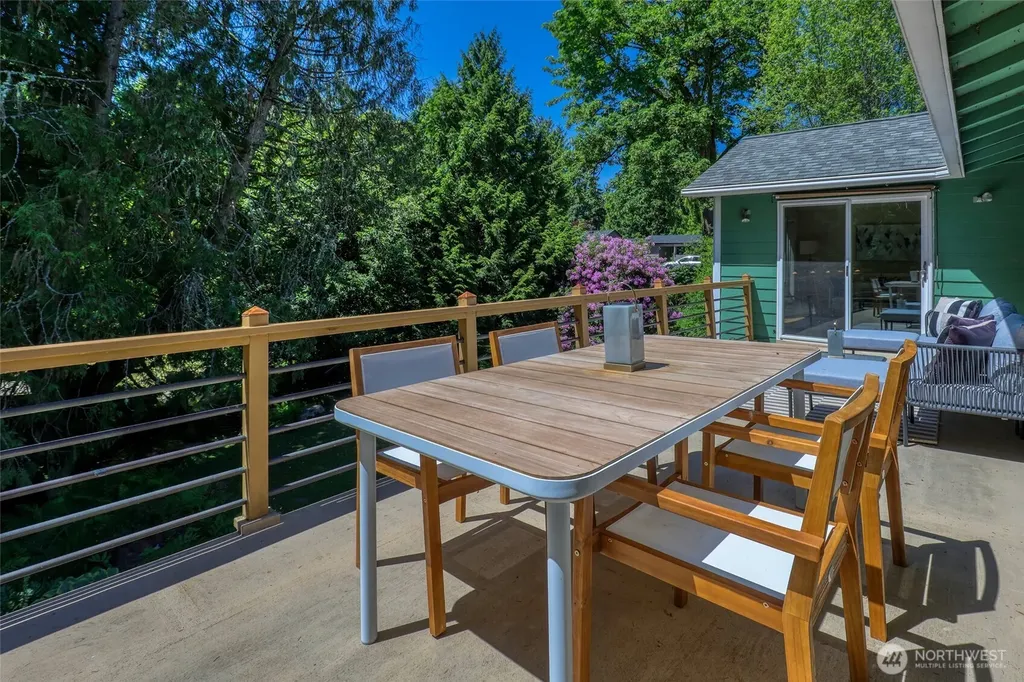9543 46th Avenue NE Seattle WA 98115