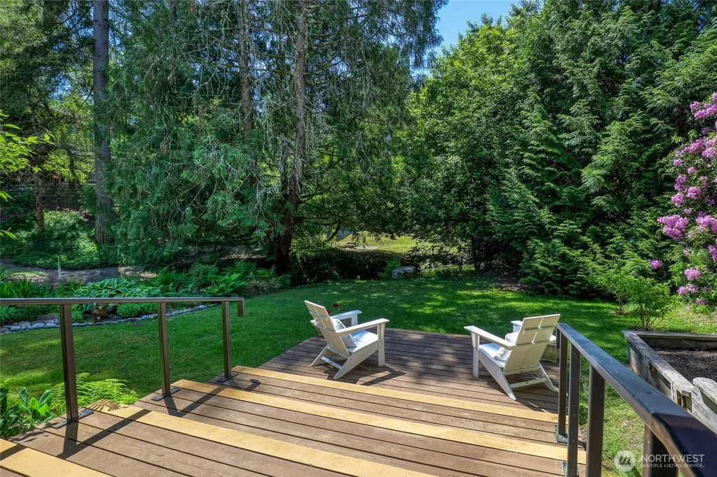 9543 46th Avenue NE Seattle WA 98115