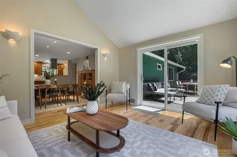 9543 46th Avenue NE Seattle WA 98115