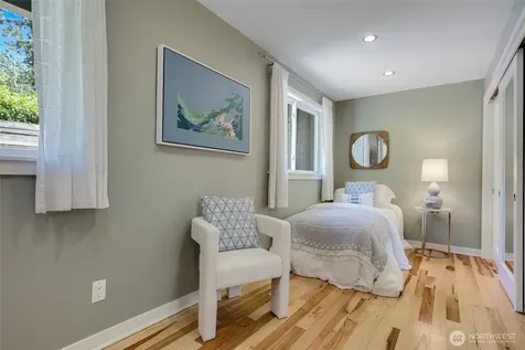 9543 46th Avenue NE Seattle WA 98115