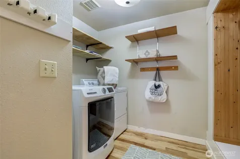 9543 46th Avenue NE Seattle WA 98115