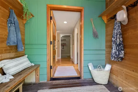 9543 46th Avenue NE Seattle WA 98115