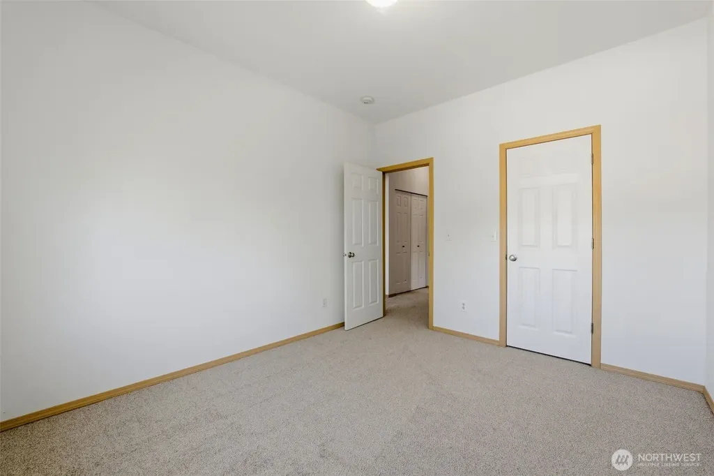 18562 97th Avenue E Puyallup WA 98375