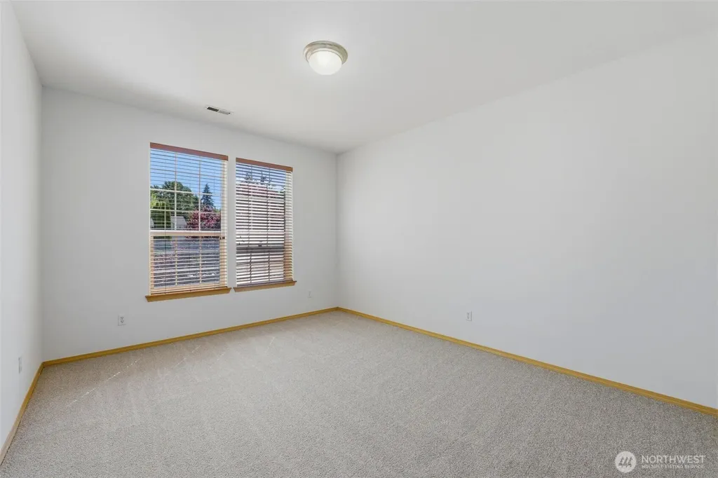 18562 97th Avenue E Puyallup WA 98375