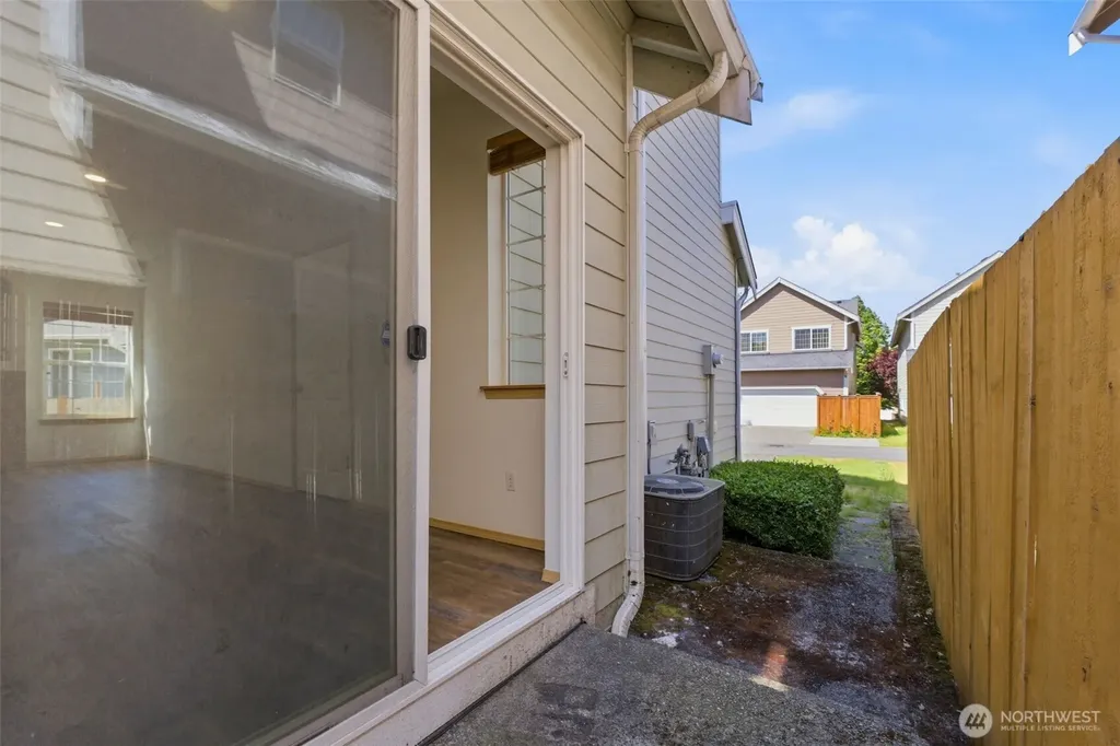 18562 97th Avenue E Puyallup WA 98375