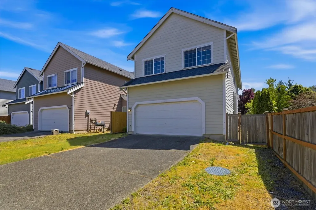 18562 97th Avenue E Puyallup WA 98375
