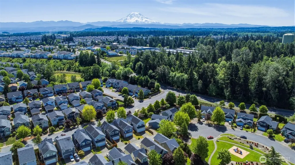 18562 97th Avenue E Puyallup WA 98375