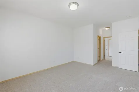 18562 97th Avenue E Puyallup WA 98375