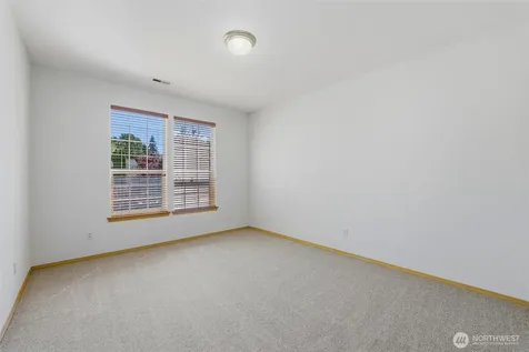 18562 97th Avenue E Puyallup WA 98375