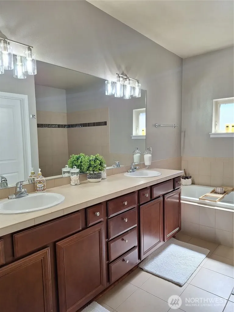 4818 Pointes Drive Mukilteo WA 98275