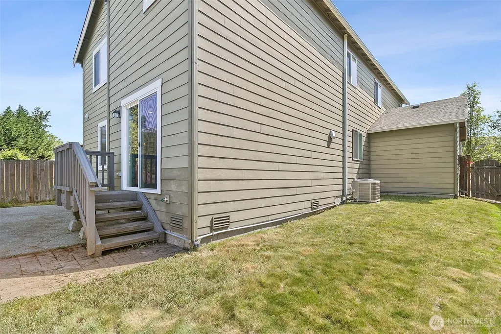 15216 79th Avenue E Puyallup WA 98375