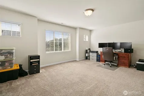 15216 79th Avenue E Puyallup WA 98375