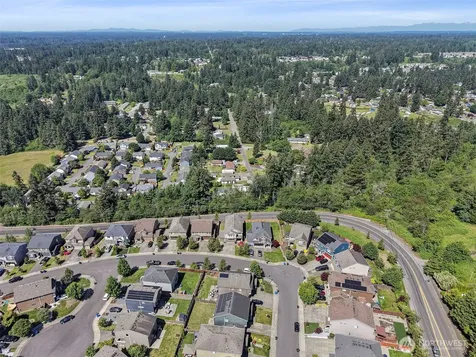 15216 79th Avenue E Puyallup WA 98375