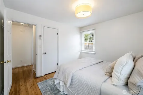 9456 21st Avenue SW Seattle WA 98106