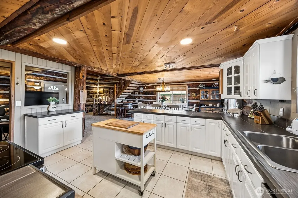 180 E Sea Vista Lane Grapeview WA 98546