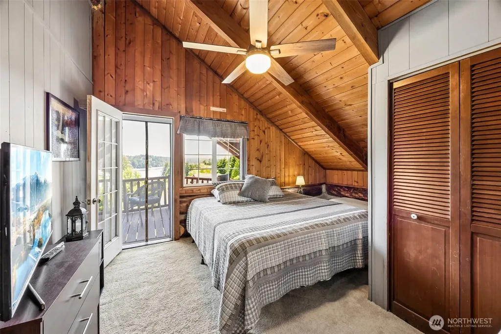 180 E Sea Vista Lane Grapeview WA 98546