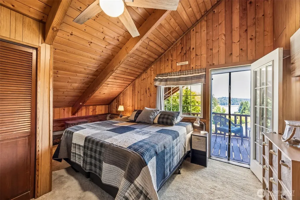 180 E Sea Vista Lane Grapeview WA 98546