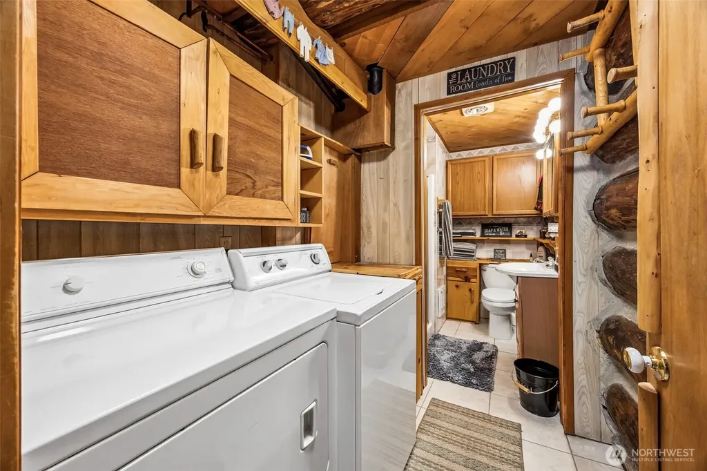 180 E Sea Vista Lane Grapeview WA 98546