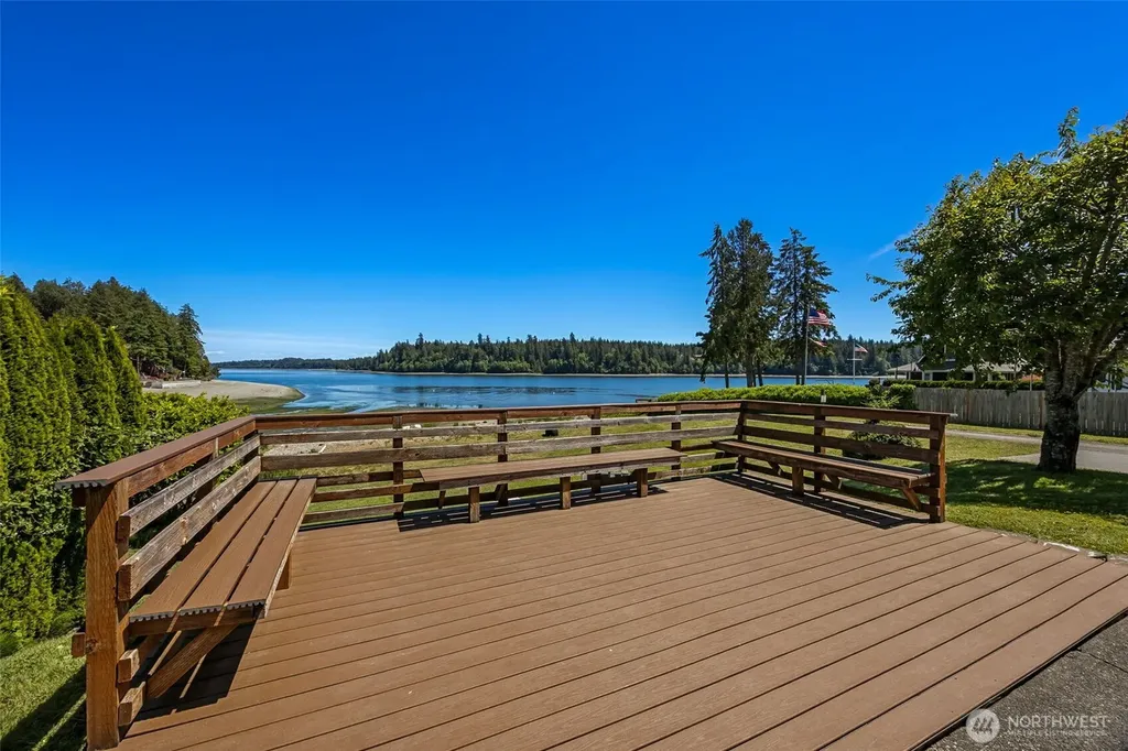 180 E Sea Vista Lane Grapeview WA 98546