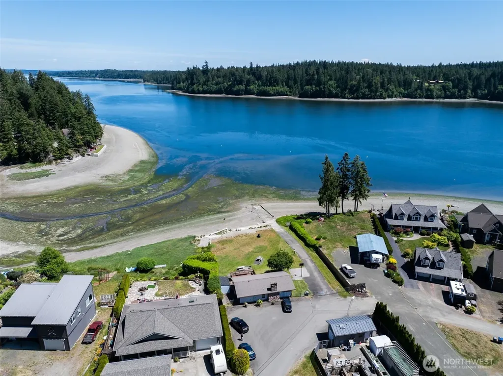 180 E Sea Vista Lane Grapeview WA 98546