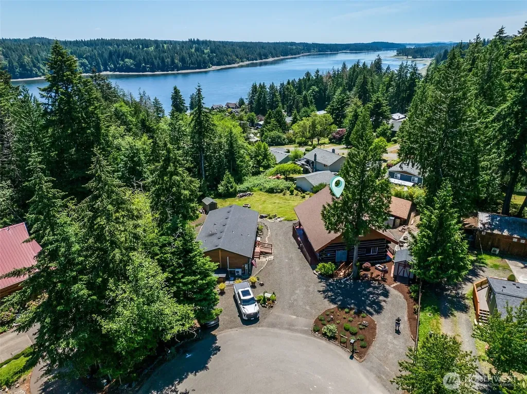 180 E Sea Vista Lane Grapeview WA 98546