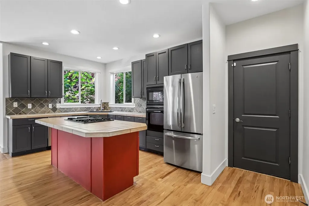2445 W 10th Street Washougal WA 98671