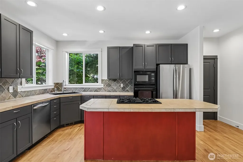 2445 W 10th Street Washougal WA 98671