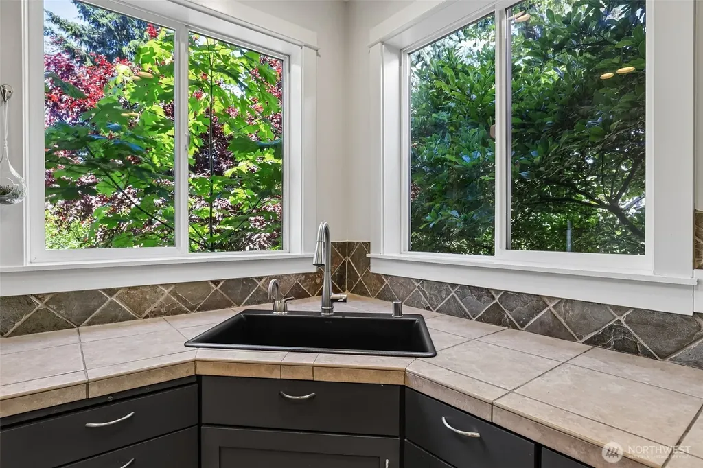 2445 W 10th Street Washougal WA 98671