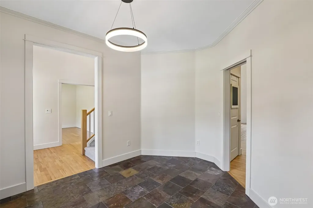 2445 W 10th Street Washougal WA 98671