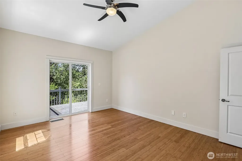 2445 W 10th Street Washougal WA 98671