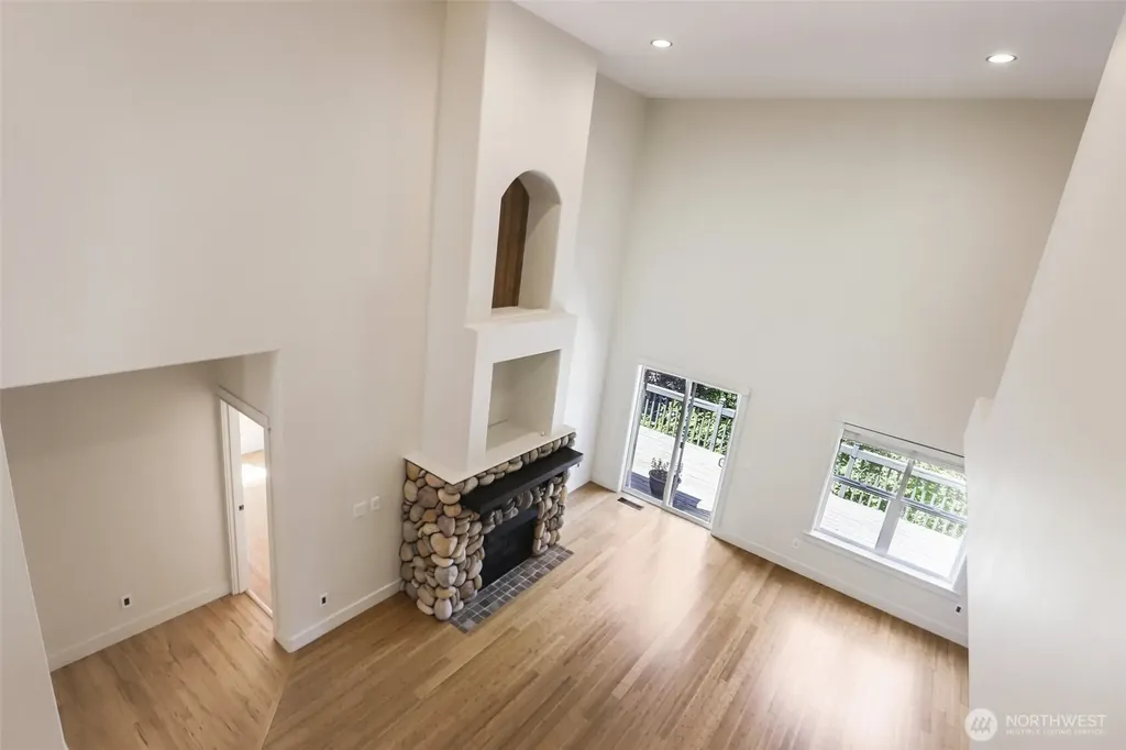 2445 W 10th Street Washougal WA 98671
