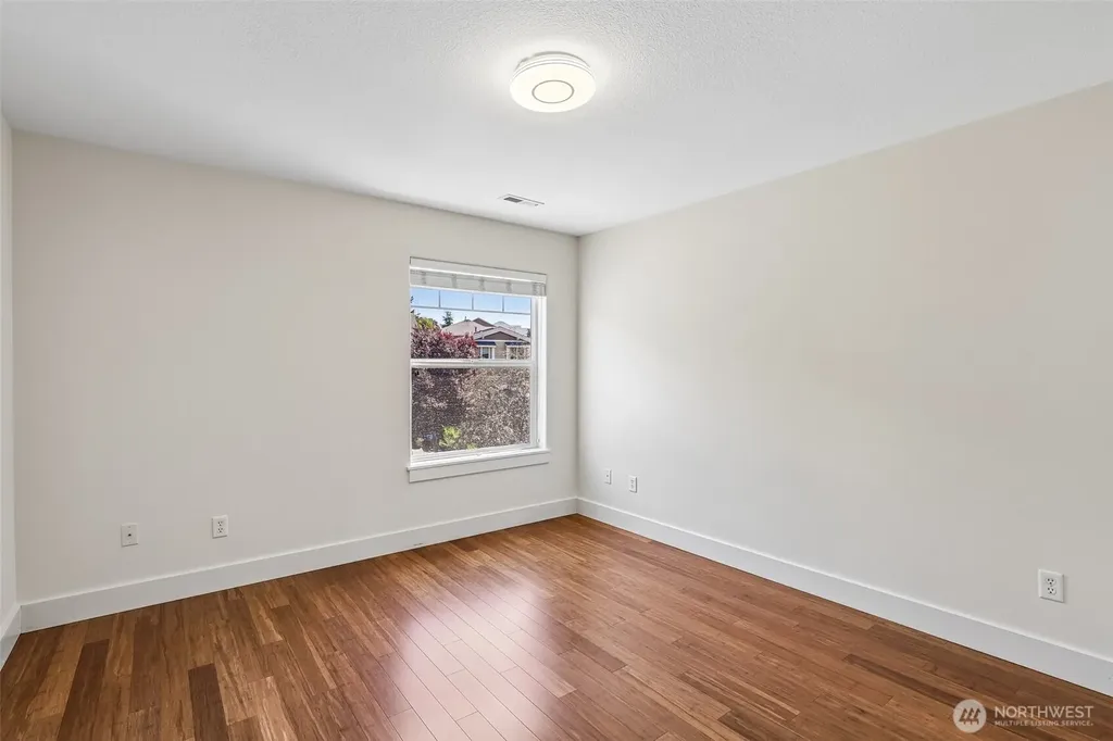 2445 W 10th Street Washougal WA 98671