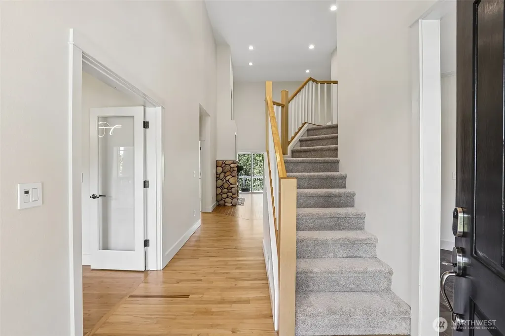 2445 W 10th Street Washougal WA 98671