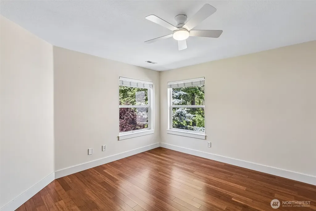 2445 W 10th Street Washougal WA 98671