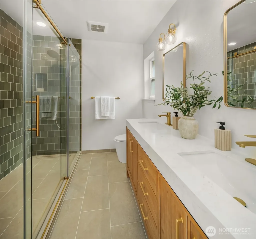 5944 26th Avenue SW Seattle WA 98106