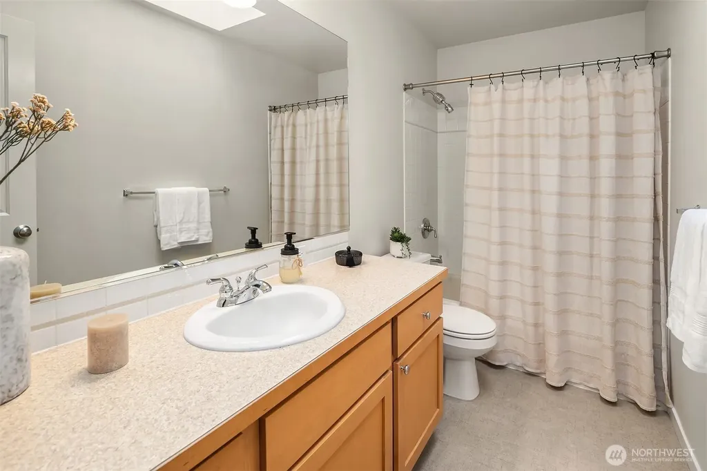 5944 26th Avenue SW Seattle WA 98106