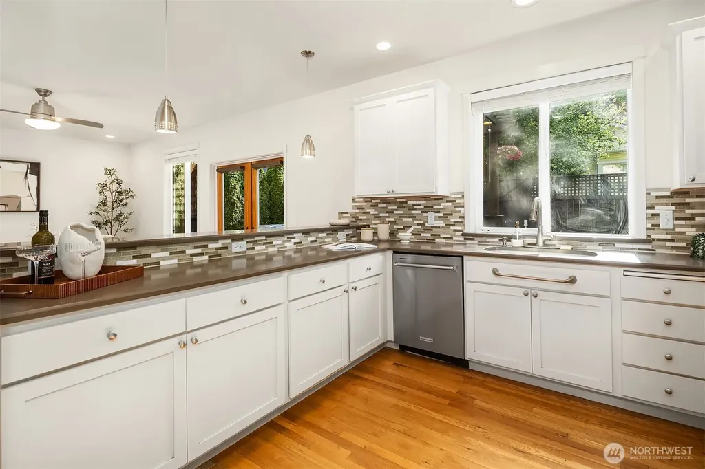 5944 26th Avenue SW Seattle WA 98106