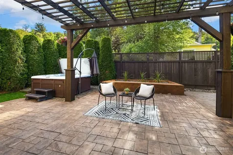 5944 26th Avenue SW Seattle WA 98106
