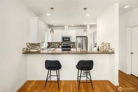 5944 26th Avenue SW Seattle WA 98106