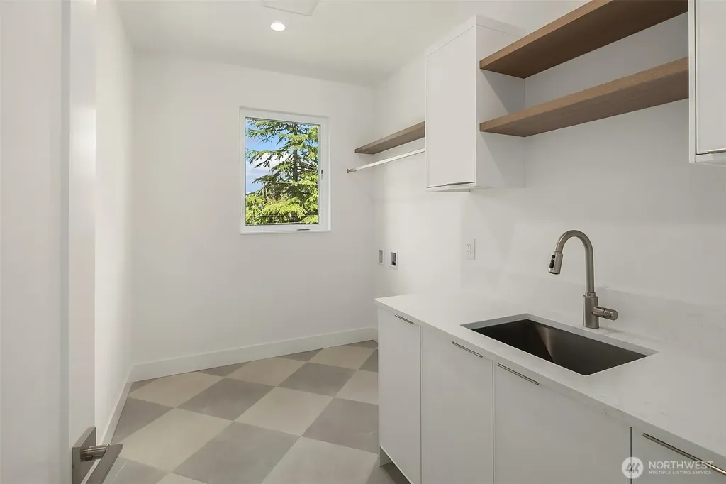 1255 169th Avenue NE Bellevue WA 98008